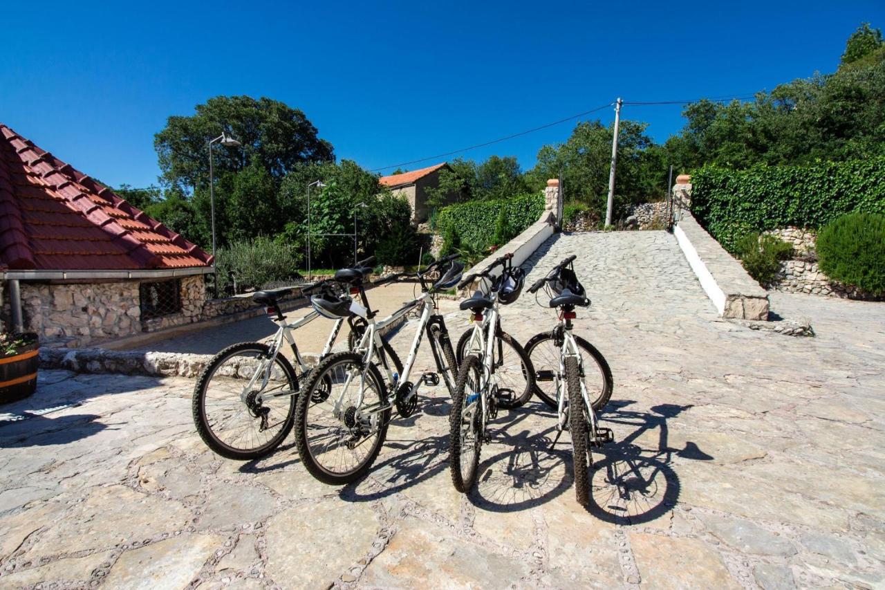 Holiday Home Casa Country Zadvarje ภายนอก รูปภาพ